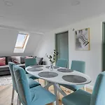 Comfy Family House By Lion דירה סופוט
