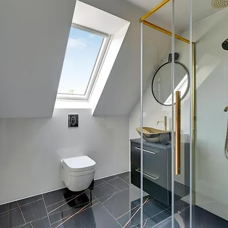 Comfy Family House By Lion *