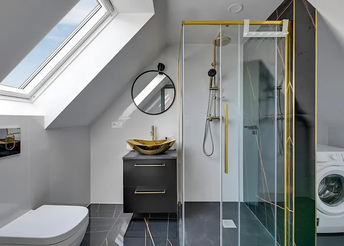 Comfy Family House By Lion *